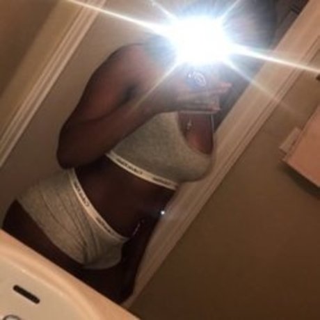 Foto di nudo di fuga di OnlyFans di La