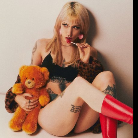 Foto di nudo di fuga di OnlyFans di Dismal