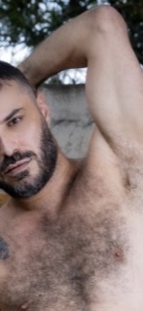 Foto di nudo di fuga di OnlyFans di Bruno Fattori