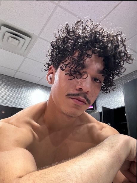 Foto di nudo di fuga di OnlyFans di K D