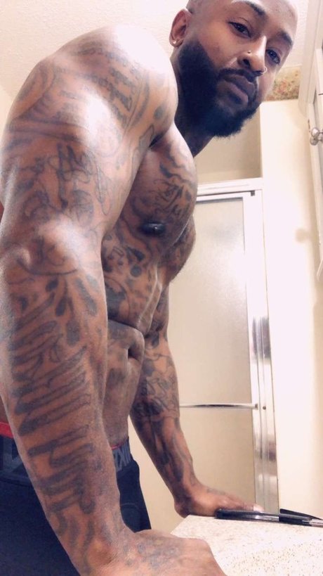 Foto di nudo di fuga di OnlyFans di Dj