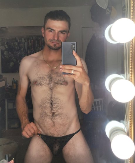 Foto di nudo di fuga di OnlyFans di Darkcowboy