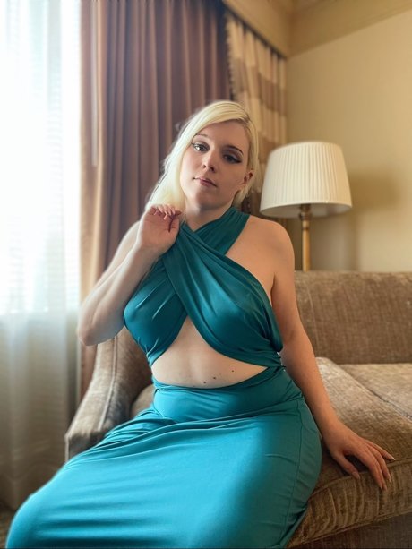 Foto di nudo di fuga di OnlyFans di Amanda Rae  Curvy Tgirl Pics