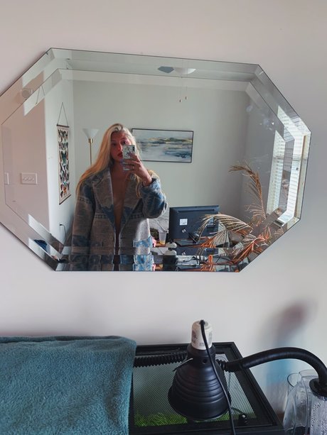 Foto di nudo di fuga di OnlyFans di Ray