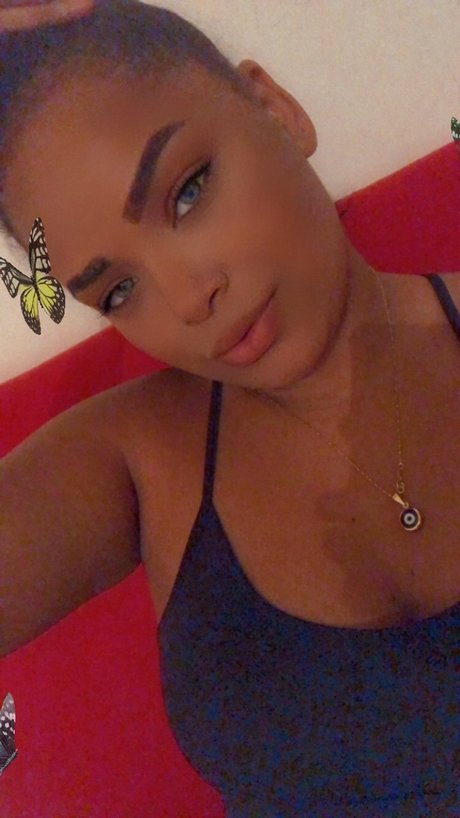Foto di nudo di fuga di OnlyFans di Rayssa Mavromartins