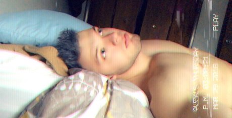 Foto di nudo di fuga di OnlyFans di James