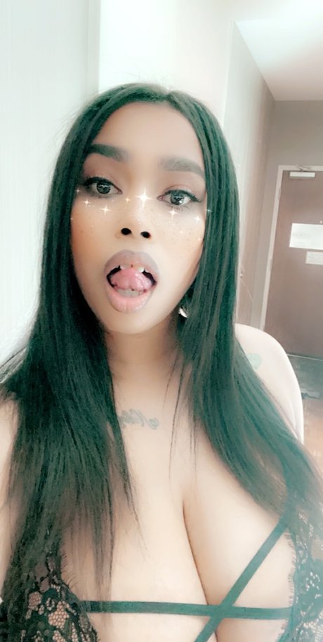 Foto di nudo di fuga di OnlyFans di Ravin Plays Free
