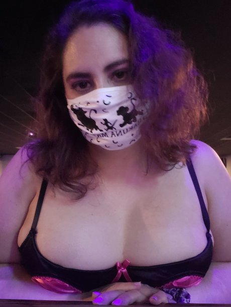 Foto di nudo di fuga di OnlyFans di Raven