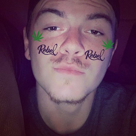 Foto di nudo di fuga di OnlyFans di Raybae