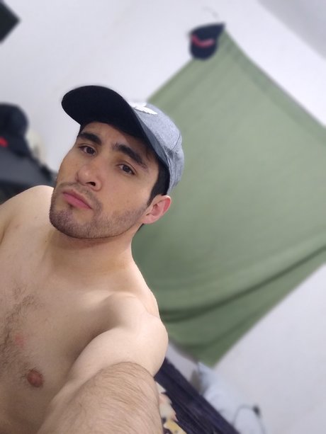 Foto di nudo di fuga di OnlyFans di Raul Diaz