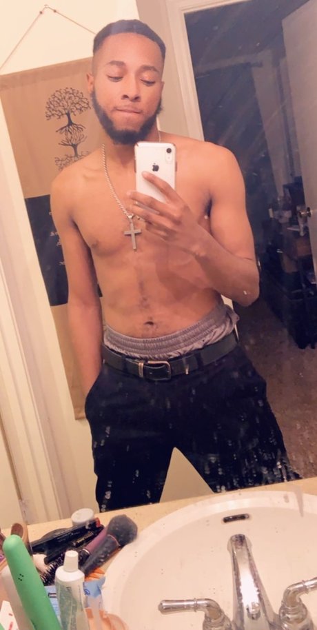Foto di nudo di fuga di OnlyFans di Rashad