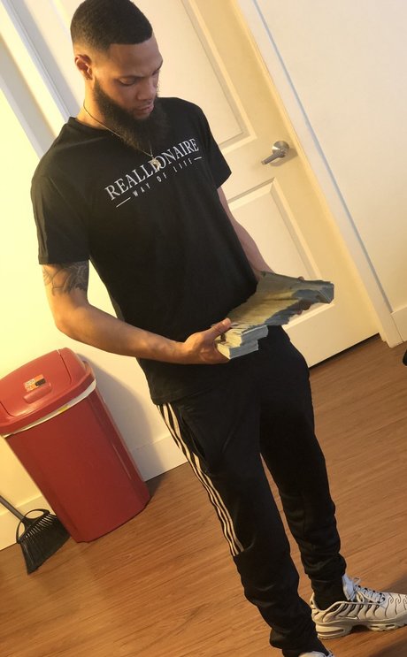 Foto di nudo di fuga di OnlyFans di Rashaad