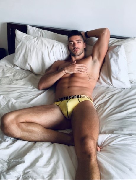 Foto di nudo di fuga di OnlyFans di Raphael Louis