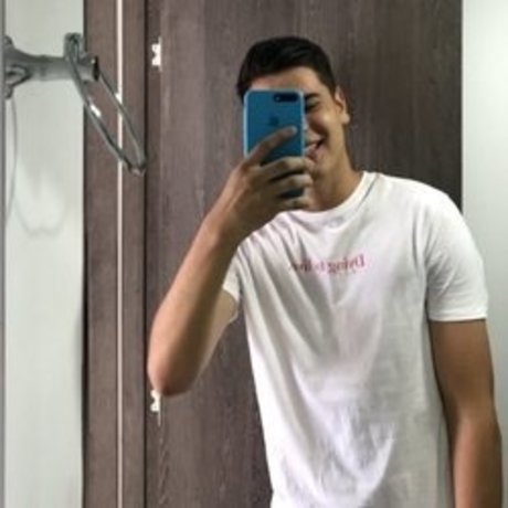 Foto di nudo di fuga di OnlyFans di Alexxx 