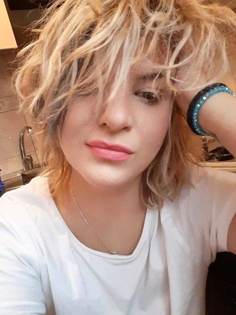Foto di nudo di fuga di OnlyFans di Raluka Matei