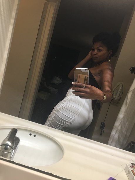 Foto di nudo di fuga di OnlyFans di Rhonda Dunn