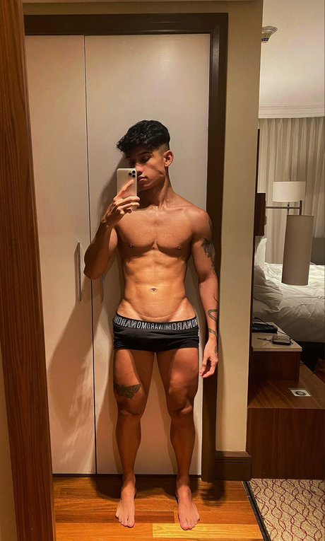 Foto di nudo di fuga di OnlyFans di Renan Paz