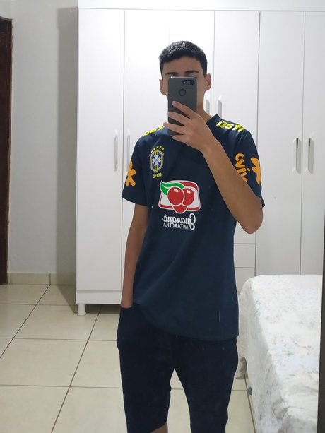 Foto di nudo di fuga di OnlyFans di Renan Gomes
