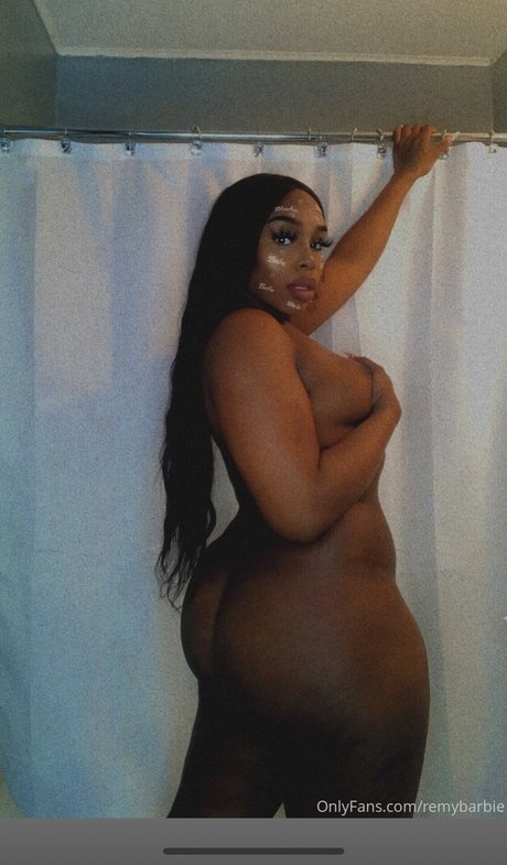 Foto di nudo di fuga di OnlyFans di Remy Barbie