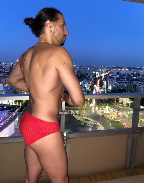 Foto di nudo di fuga di OnlyFans di Remustefan