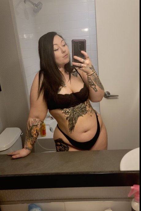 Foto di nudo di fuga di OnlyFans di Remi Blake