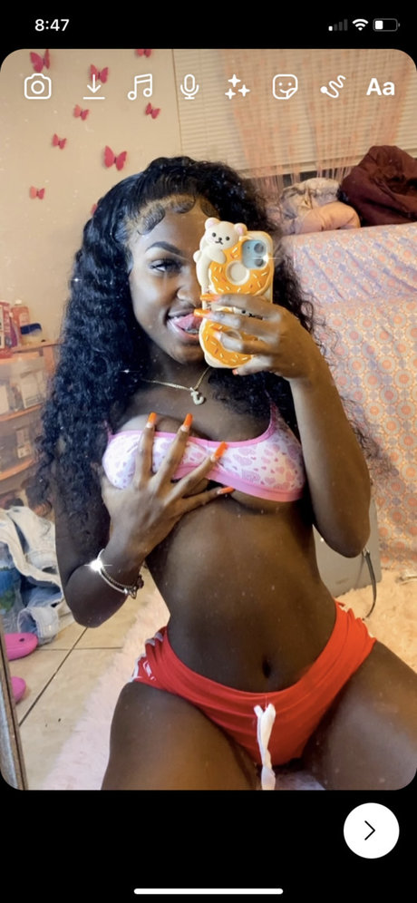 Foto di nudo di fuga di OnlyFans di Remaa Bhadd