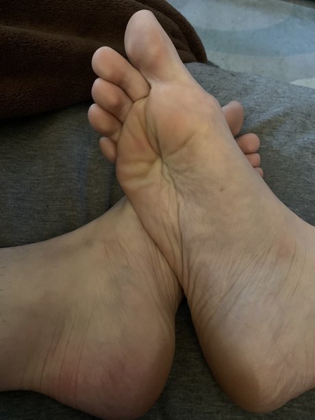 Foto di nudo di fuga di OnlyFans di Queen Feet