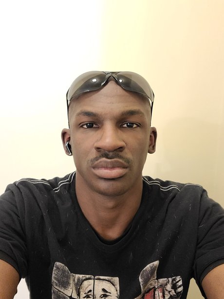 Foto di nudo di fuga di OnlyFans di Reggie B