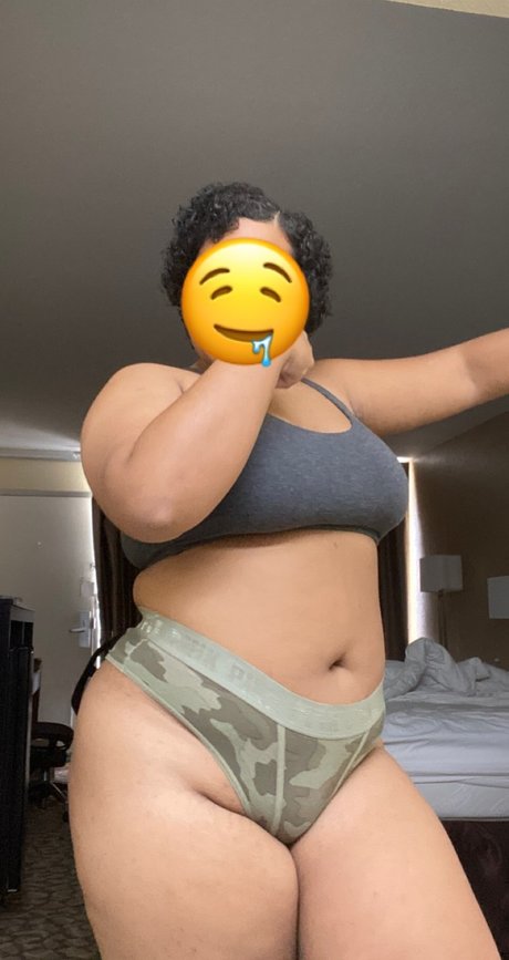 Foto di nudo di fuga di OnlyFans di Rayeraye