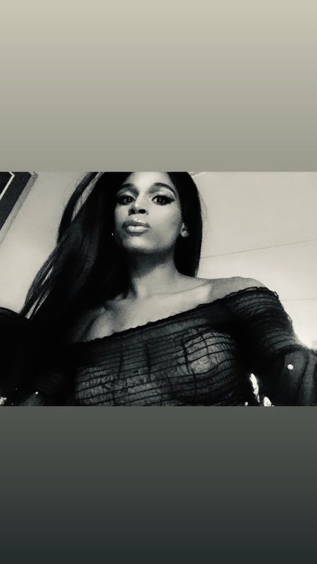 Foto di nudo di fuga di OnlyFans di Angel114