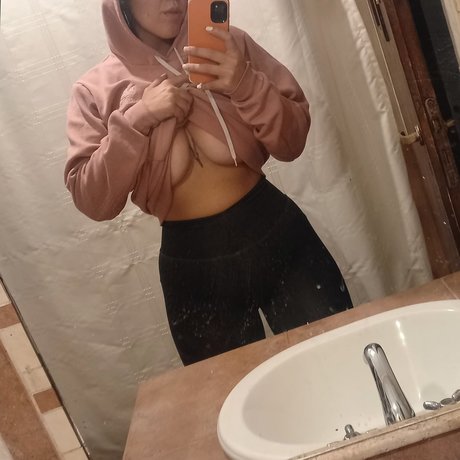 Foto di nudo di fuga di OnlyFans di Rebecca Salazar