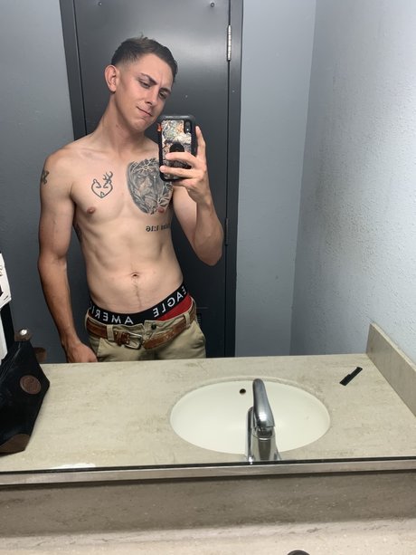 Foto di nudo di fuga di OnlyFans di Hunter