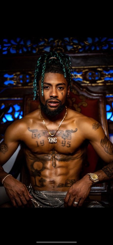 Foto di nudo di fuga di OnlyFans di Trap