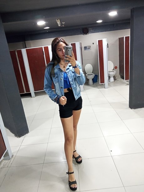 Foto di nudo di fuga di OnlyFans di Rosario