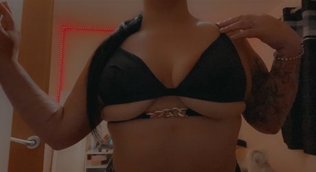 Foto di nudo di fuga di OnlyFans di Rosalie