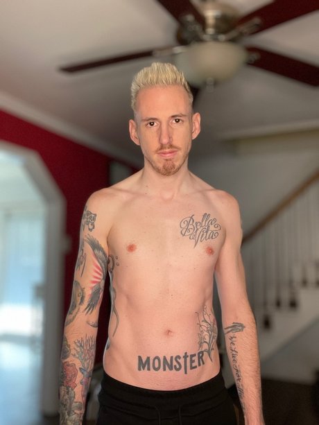 Foto di nudo di fuga di OnlyFans di Rory