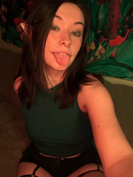 Foto di nudo di fuga di OnlyFans di  Ro