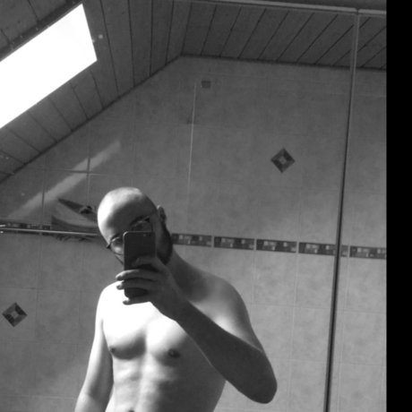 Foto di nudo di fuga di OnlyFans di Rome