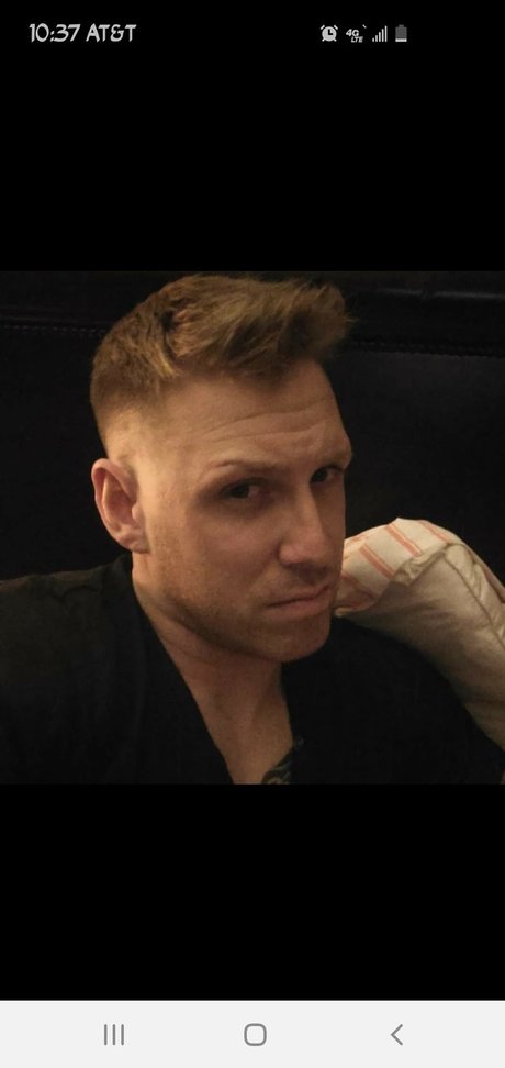 Foto di nudo di fuga di OnlyFans di Roger Kirk Jr