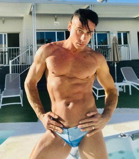 Foto di nudo di fuga di OnlyFans di Robertoxxl