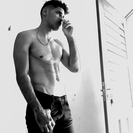 Foto di nudo di fuga di OnlyFans di Robert Alexander