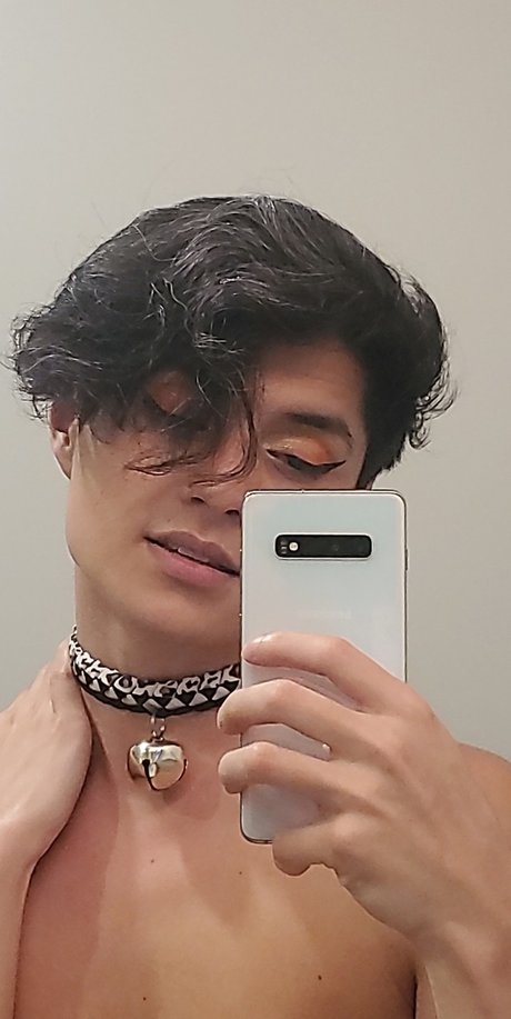 Foto di nudo di fuga di OnlyFans di Riku