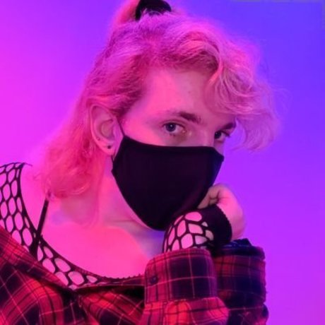Foto di nudo di fuga di OnlyFans di Goth Gf Riki