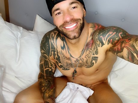 Foto di nudo di fuga di OnlyFans di Ryan Steel