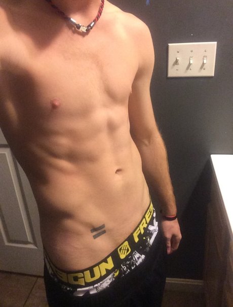 Foto di nudo di fuga di OnlyFans di Ryan Fisher