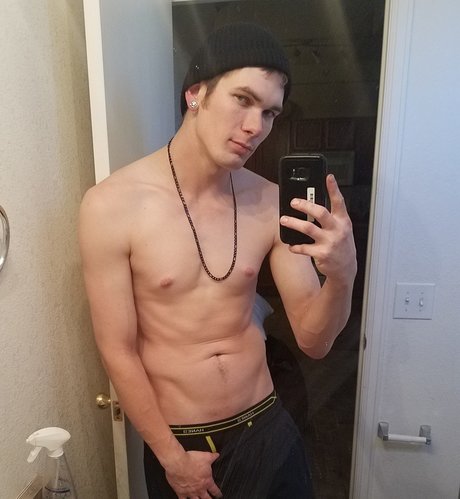 Foto di nudo di fuga di OnlyFans di Blueeyed Bachelor