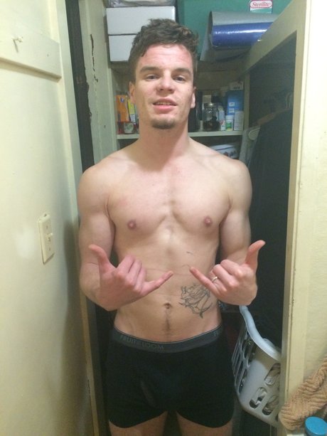 Foto di nudo di fuga di OnlyFans di Ivan