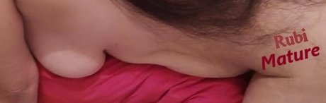 Foto di nudo di fuga di OnlyFans di Rubimaturecom