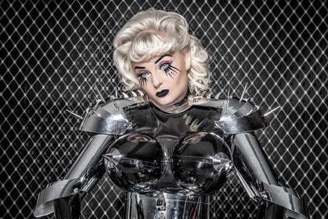 Foto di nudo di fuga di OnlyFans di Rubber Mistress