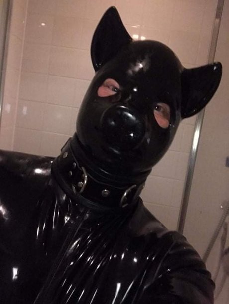 Foto di nudo di fuga di OnlyFans di Rubber Cigar Pig